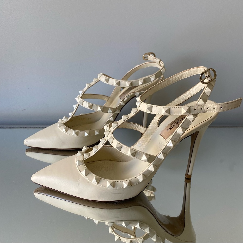 VALENTINOš¤ Ivory White rock stud 100mm ankle strap pumps heels - Picture 4 of 8